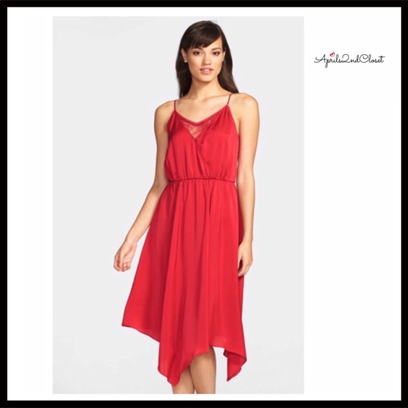 Chelsea28 Dresses & Skirts - CHELSEA28 CROCHET LACE INSET MIDI DRESS